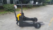 Rough Terrain Truck Stacker