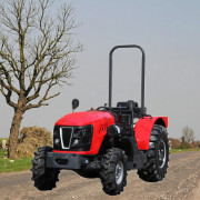صورة جرار زراعي 4x4 – 50 حصان | مدمج للحدائق والمزارع الصغيرة